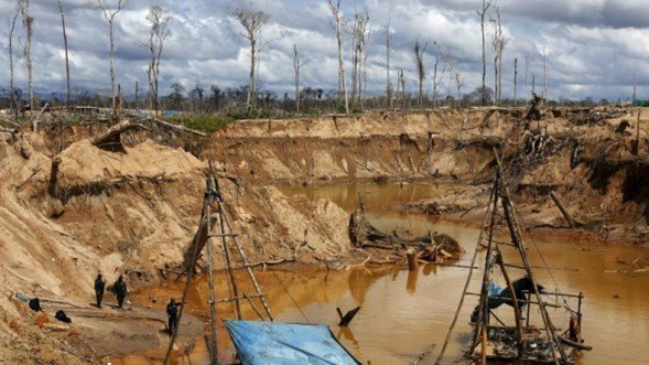 La minería legal e ilegal del nordeste antioqueño es la responsable de la gran sedimentación del río Cauca, caños y ciénagas, y la contaminación de la región de La Mojana.